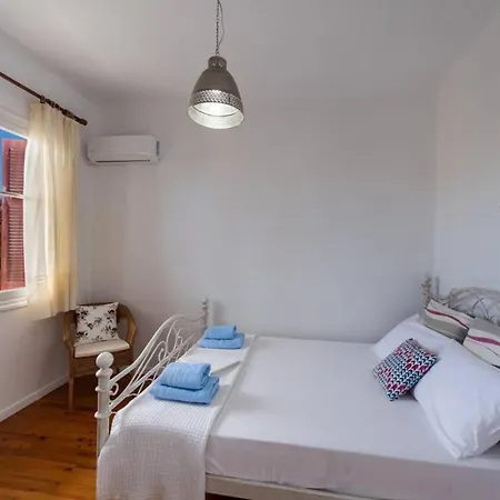 To Patriko Lefkada Cozy Village With Parking Apartament Tsoukaládhes